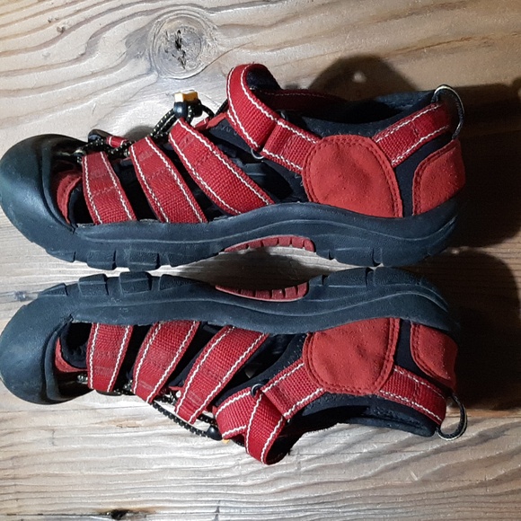 Keen Newport Shoes, Red, Big Kid Sz6/Womens Sz.8 - Picture 2 of 9